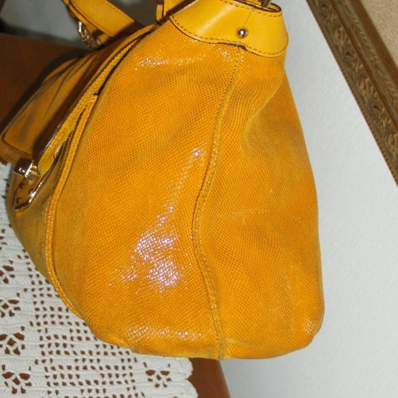 B. Makowsky Satchel Lombard Lizard Dandelion - Picture 5 of 11